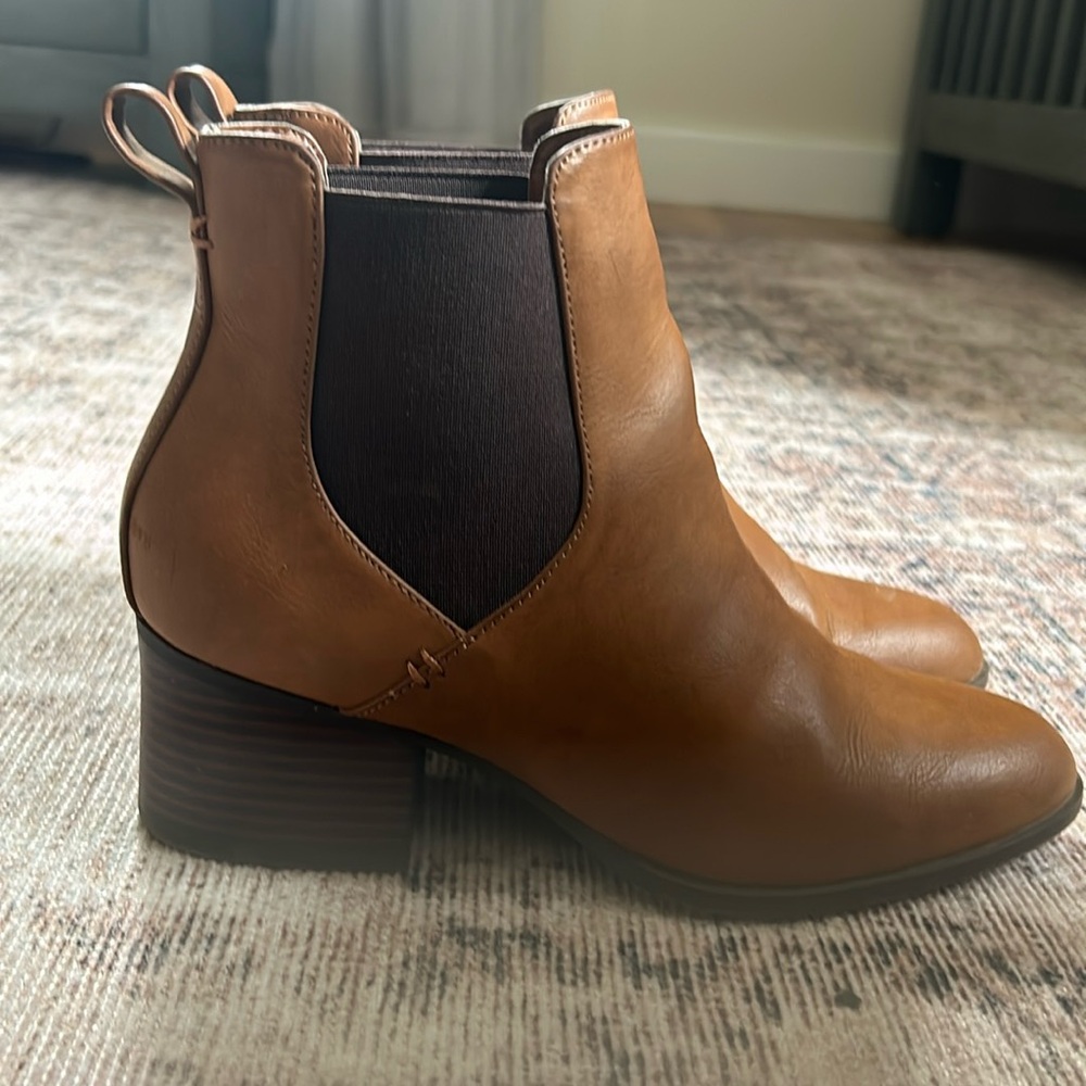 Gap ankle booties